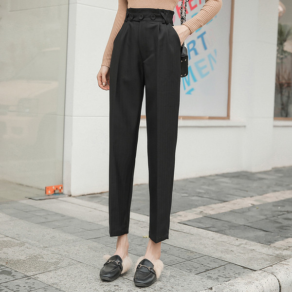 Női csíkos nadrág új modellje magas derékkal, fekete és bézs színben