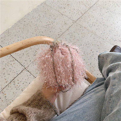 ÚJ modell női táska lánccal négy színben