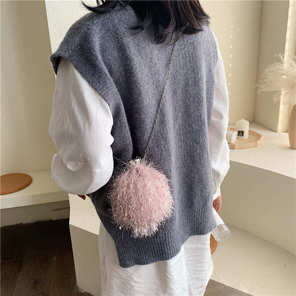 ÚJ modell női táska lánccal négy színben