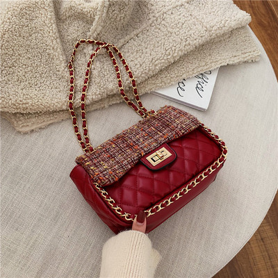 Γυναικεία τσάντα με μεταλλικό συνδετήρα σε τρία χρώματα