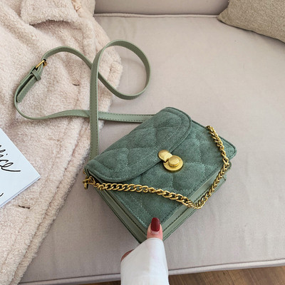 Μοντέρνα γυναικεία τσάντα από οικολογικό βελούδο με μεγάλη λαβή