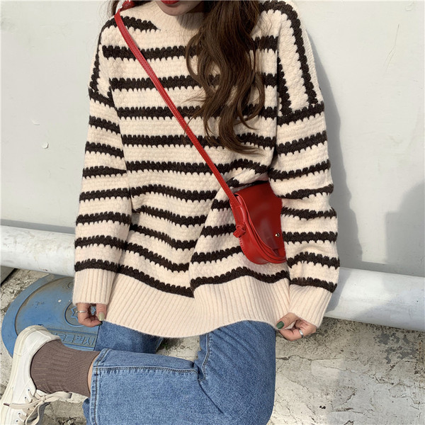 Γυναικείο πουλόβερ φαρδιά μοτίβο σε λευκό και κόκκινο χρώμα