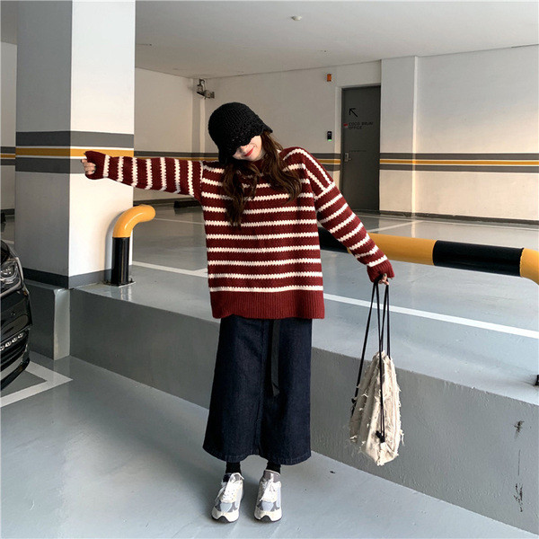 Γυναικείο πουλόβερ φαρδιά μοτίβο σε λευκό και κόκκινο χρώμα