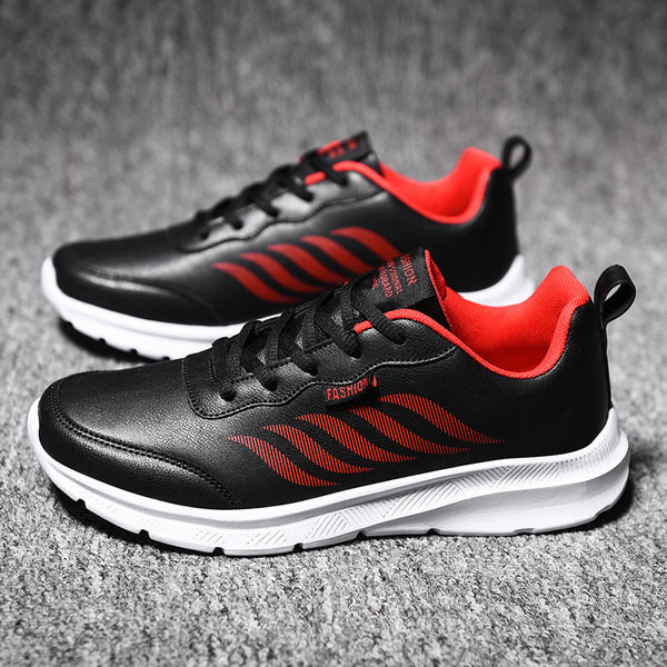 Alkalmi férfi tornacipő rátéttel