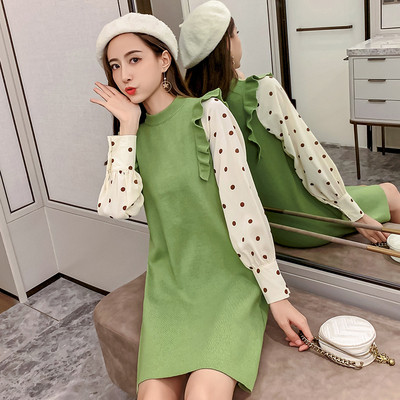 Μοντέρνο γυναικείο φόρεμα σε ίσια χρώματα σε τρία χρώματα με οβάλ ντεκολτέ