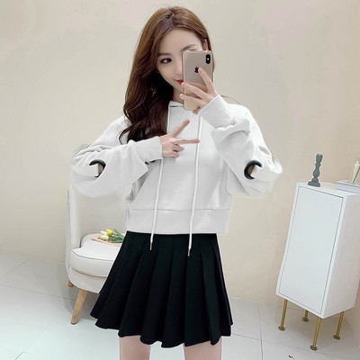 Hanorac scurt de dama actual in trei culori cu gluga