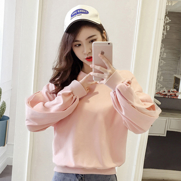 Aktuális női rövid blúz három színben, ovális nyakkivágással