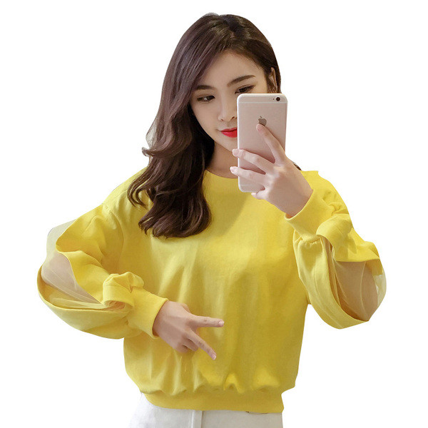 Aktuális női rövid blúz három színben, ovális nyakkivágással