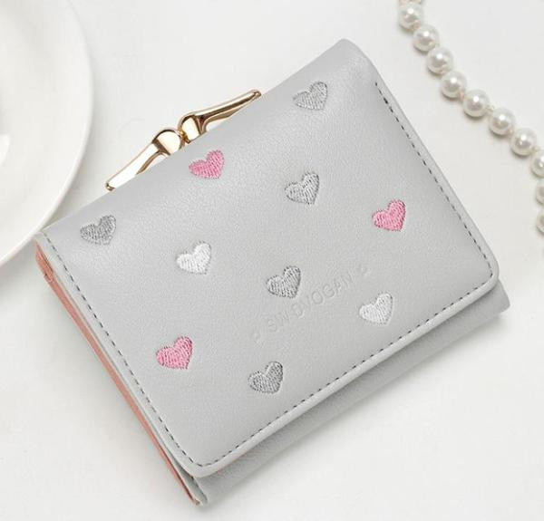 Geanta de dama cu broderie si inchizator metalic