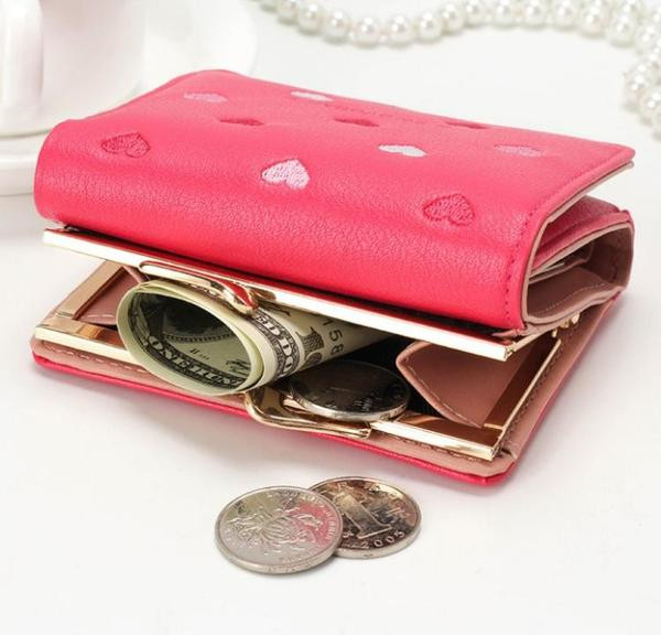 Geanta de dama cu broderie si inchizator metalic