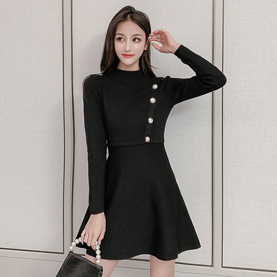 Μοντέρνο γυναικείο φόρεμα με μακρύ μανίκι - σε μαύρο χρώμα