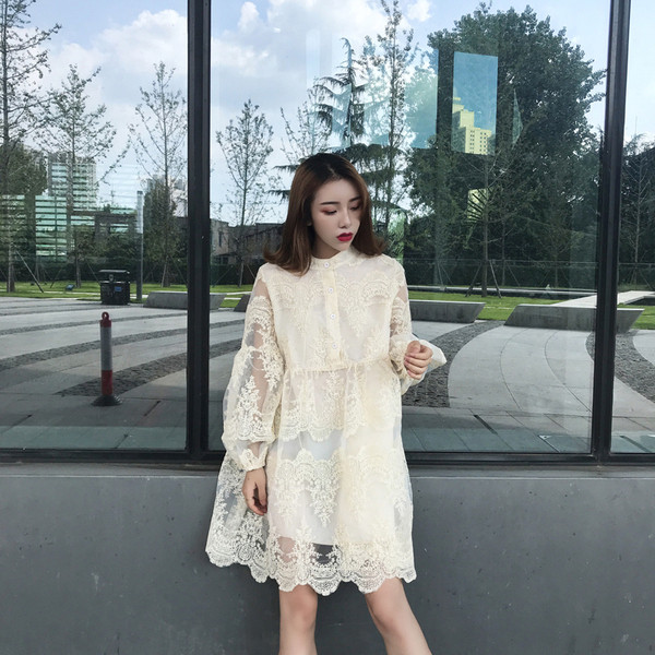 Rochie scurta de dama din dantela de culoare alba