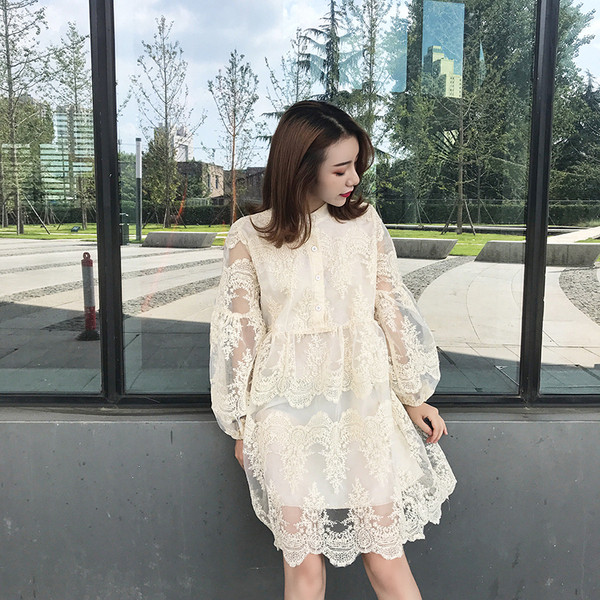 Rochie scurta de dama din dantela de culoare alba