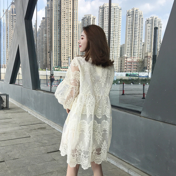 Rochie scurta de dama din dantela de culoare alba