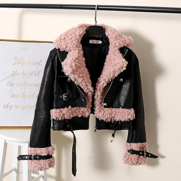 Geacă modernă de piele de damă cu căptușeală moale de culoare neagră