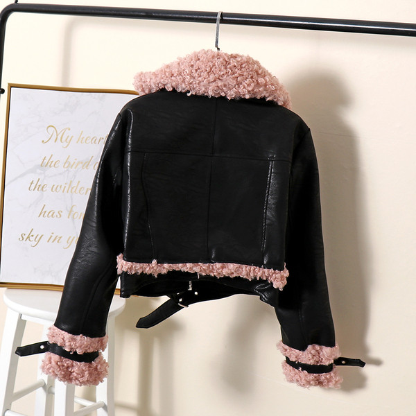 Geacă modernă de piele de damă cu căptușeală moale de culoare neagră