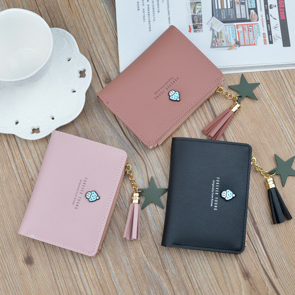 Poșetă de damă cu element metalic și inscripție