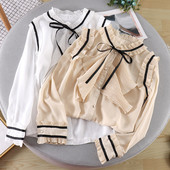 Cămașă de damă cu panglică și nasturi în alb și bej