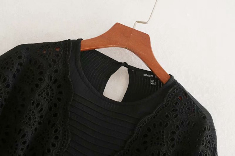 Γυναικεία μπλούζα με δαντέλα σε μαύρο χρώμα