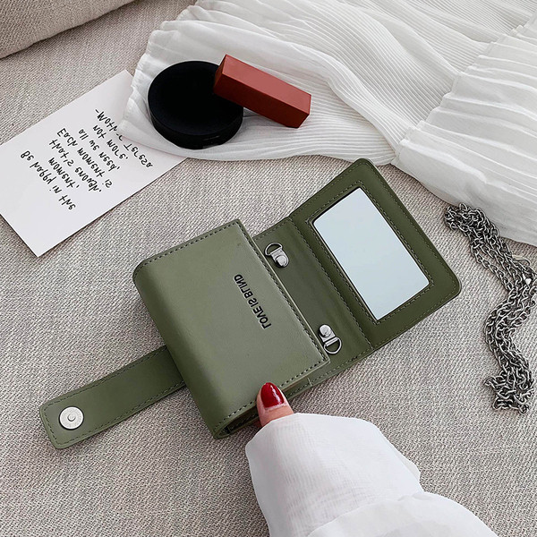 Poșetă de damă modernă cu lanț metalic