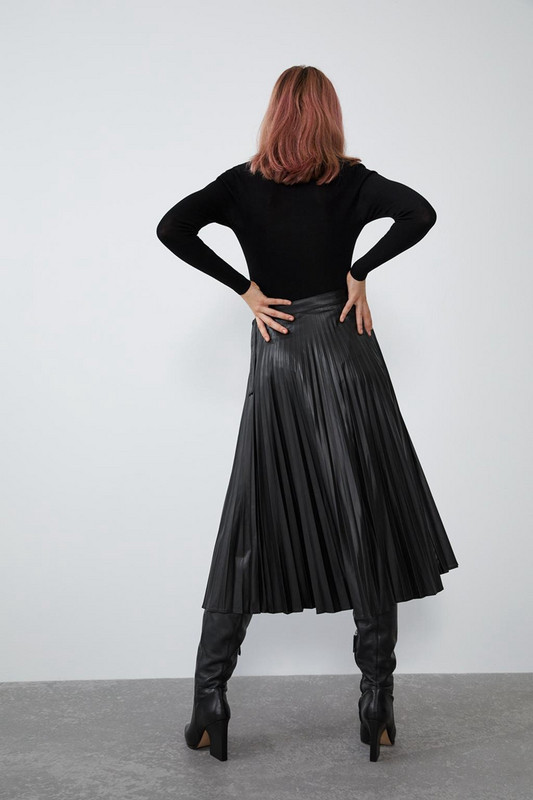 Μακρύ  ασύμμετρη γυναικεία φούστα με δεσμούς στη μέση