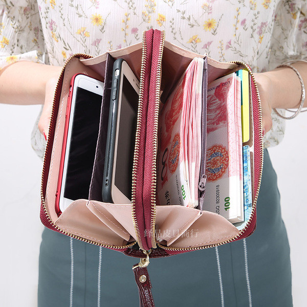 Γυναικείο πορτοφόλι από λέκο δέρμα με φερμουάρ