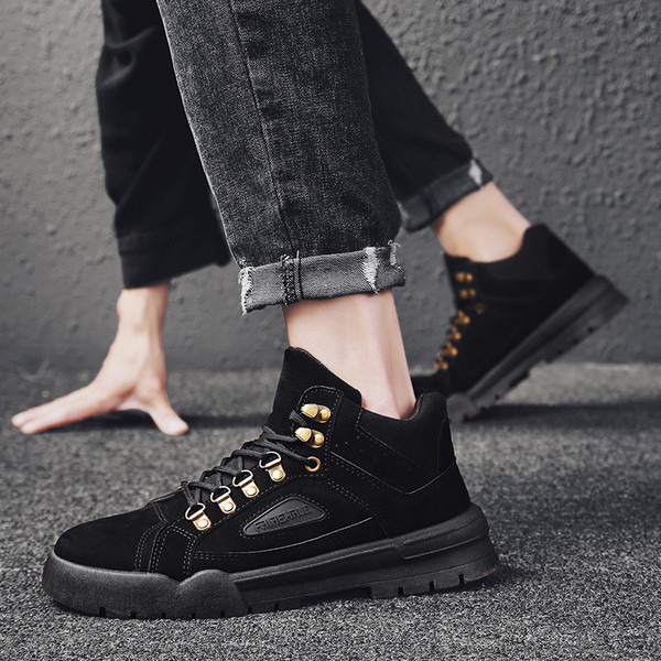 Adidasi moderni pentru barbati cu sireturi si talpa groasa in negru, maro si gri