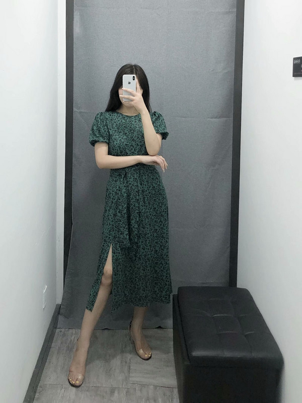 Μακρύ γυναικείο πράσινο φόρεμα με δεσμούς μέσης και πλάγια σχισμή