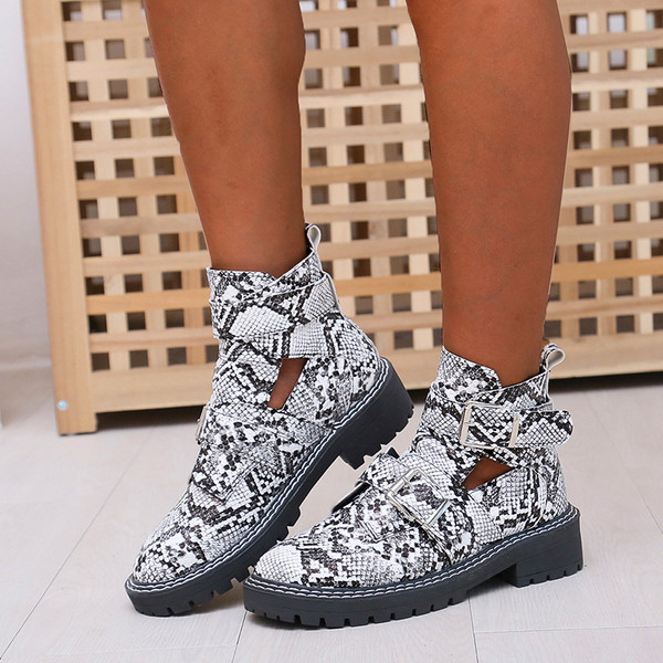 Γυναικεία καθημερινά παπούτσια με επίπεδη σόλα και ζωικό οικολογικό τύπωμα σε τρία χρώματα