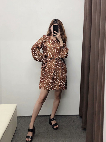 Rochie de dama scurta si lata de culoare maro