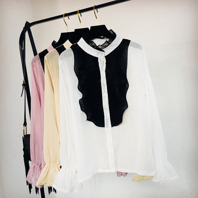 Cămașă de damă cu dantelă la guler în roz și alb