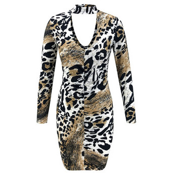Μοντέρνο γυναικείο φόρεμα με βαθύ λαιμόκοψη και ζωικό σχεδιασμό