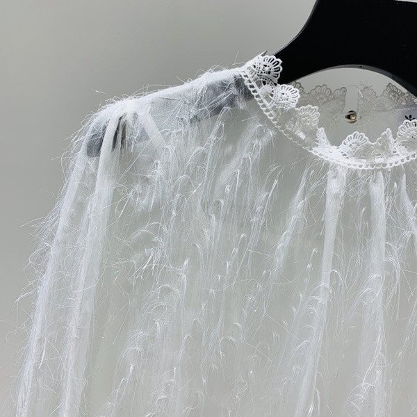 Γυναικεία μπλούζα με στρογγυλό ντεκολτέ σε μαύρο και άσπρο χρώμα