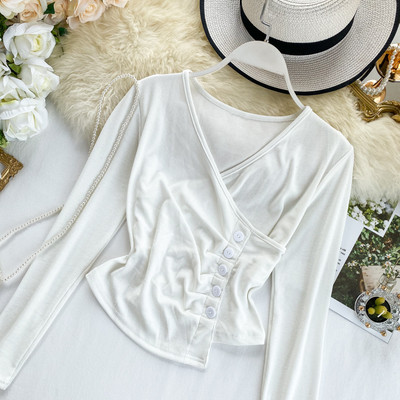 Γυναικεία μπλούζα με λαιμόκοψη και κουμπιά σε διάφορα χρώματα