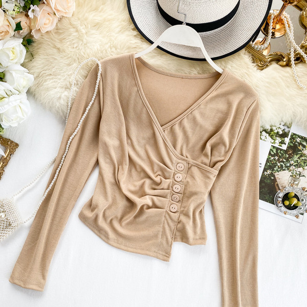 Γυναικεία μπλούζα με λαιμόκοψη και κουμπιά σε διάφορα χρώματα