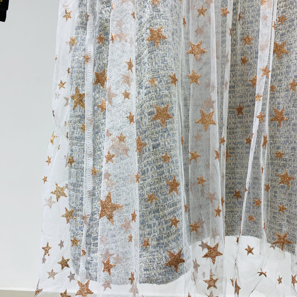 Model elegant de rochie de dama cu tul