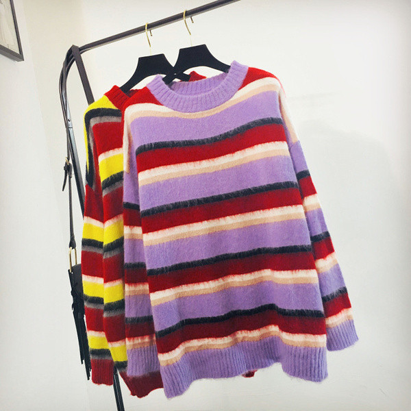 Γυναικεία ριγέ πουλόβερ - μακρύ μοντέλο σε δύο χρώματα