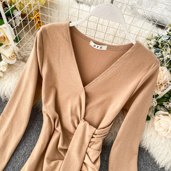 Κομψό γυναικείο φόρεμα με λαιμόκοψη και μακρύ μανίκι σε διάφορα χρώματα