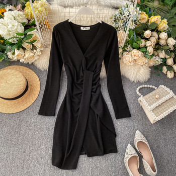 Κομψό γυναικείο φόρεμα με λαιμόκοψη και μακρύ μανίκι σε διάφορα χρώματα