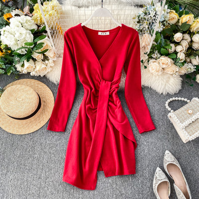 Κομψό γυναικείο φόρεμα με λαιμόκοψη και μακρύ μανίκι σε διάφορα χρώματα