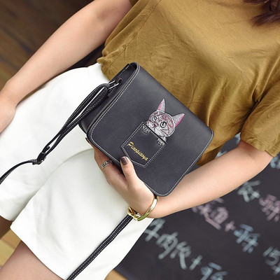 Καθημερινή γυναικεία τσάντα με κεντήματα σε πράσινο, μαύρο, ροζ και καφέ χρώμα