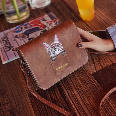 Καθημερινή γυναικεία τσάντα με κεντήματα σε πράσινο, μαύρο, ροζ και καφέ χρώμα