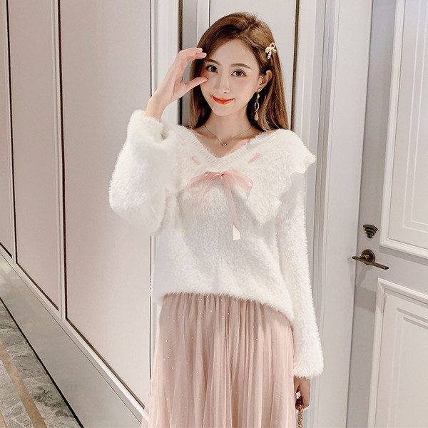 Νέο μοντέλο γυναικείο πουλόβερ με λαιμόκοψη σε μπλε και άσπρο χρώμα