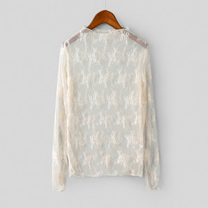 Γυναικεία δαντελένια μπλούζα με μακρύ μανίκι σε μπεζ, μαύρο, καφέ, γκρι και λευκό χρώμα