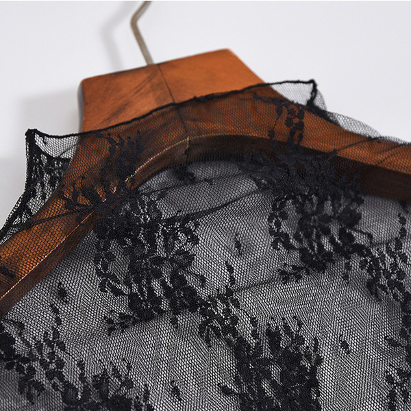 Γυναικεία δαντελένια μπλούζα με μακρύ μανίκι σε μπεζ, μαύρο, καφέ, γκρι και λευκό χρώμα