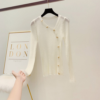 Pulover de dama modern cu nasturi si decolteu spitz in patru culori