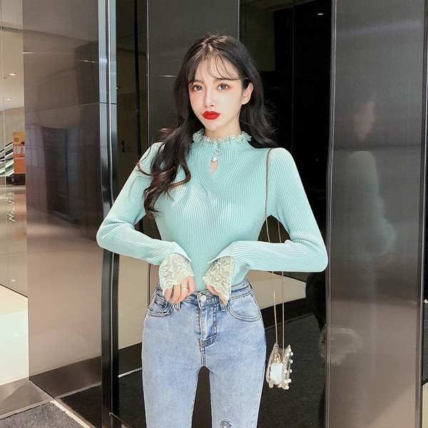 Νέο μοντέλο γυναικείο πουλόβερ με κολάρο και δαντέλα σε μπεζ, λευκό, μπλε και μαύρο χρώμα