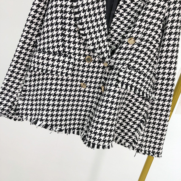 Sacou lung, lat, în carouri, cu nasturi