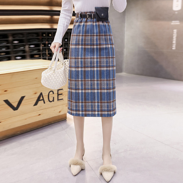 Új modell kockás női szoknya övvel, kék és fekete színben