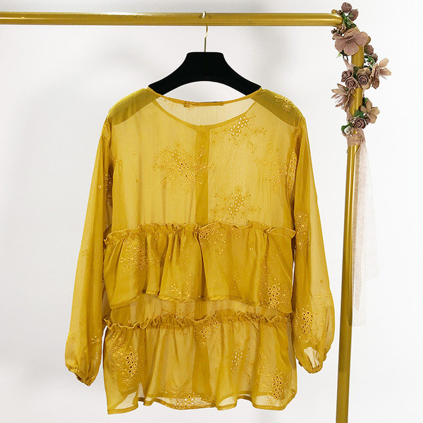 Cămașă lată de damă cu broderie în galben